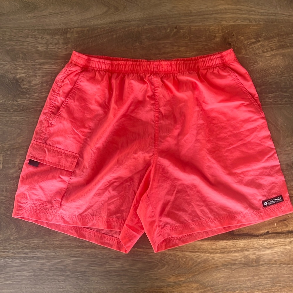 Vintage Columbia lightweight hiking shorts with drawstring and pockets